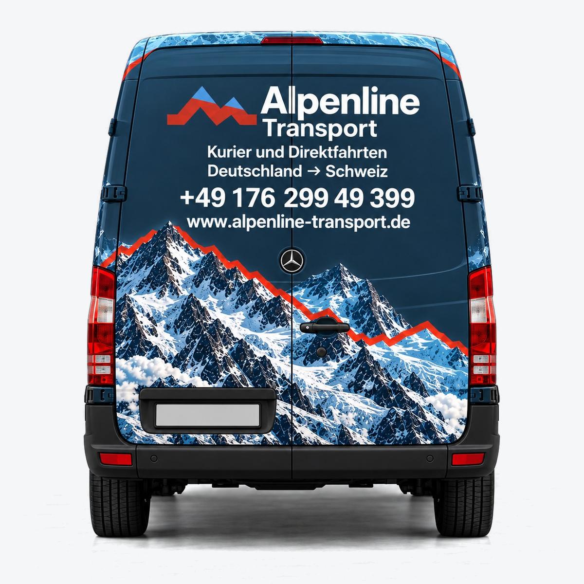 Heckansicht des Alpenline Sprinters mit alpiner Folierung, Logo, Telefonnummer und Webadresse